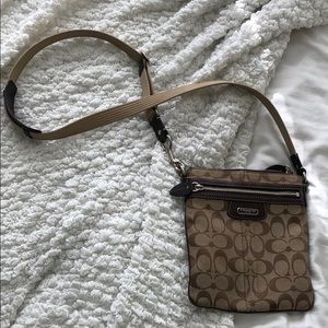 Coach Kit Messenger Crossbody Signature Jacquard